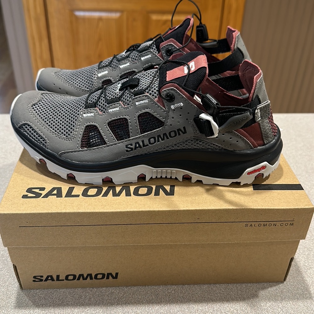 NWT Salomon Techamphibian, size 7.5 women’s, grey